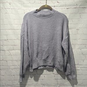 Hollister Light Purple Knit Crewneck Sweater NWT Woman’s Size Medium‎